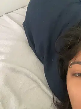 Julinhasz online show from 04-15-26, 03:49