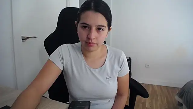 Snapshot of Contantin_helena chatting on 02-06-26, 11:06 Contantin helena online show from 02-06-26, 11:06