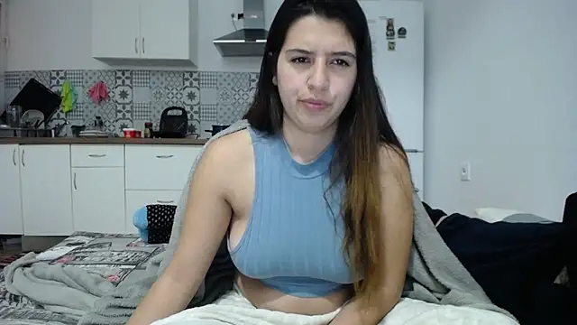 Snapshot of Contantin_helena chatting on 03-16-25, 07:06 Contantin helena online show from 03-16-25, 07:06