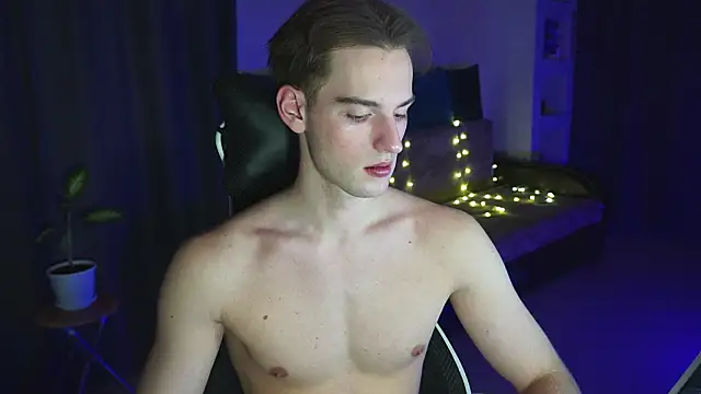 Litmate online show from 12-19-25, 01:42