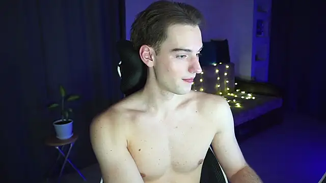 Litmate online show from 11-18-25, 03:54