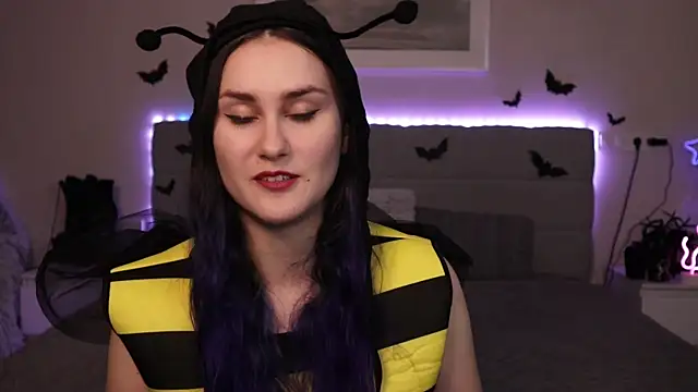 Snapshot of Erotic_Synth_Goddess chatting on 10-25-25, 05:13 Erotic Synth Goddess online show from 10-25-25, 05:13