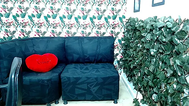 Snapshot of Wendy_Hot_ chatting on 01-31-25, 04:25 Wendy Hot online show from 01-31-25, 04:25