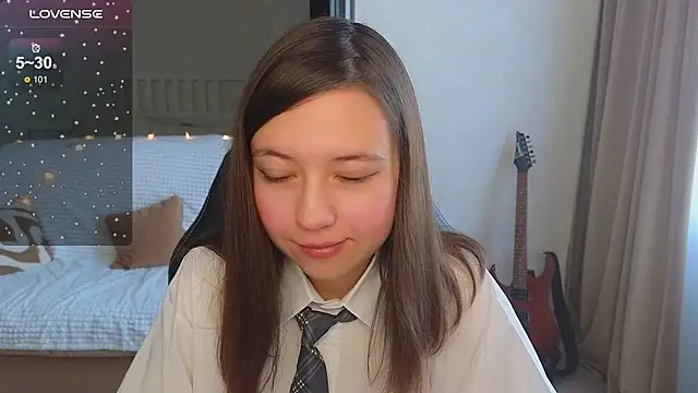 Snapshot of Lina_Brownie chatting on 10-19-25, 04:15 Lina Brownie online show from 10-19-25, 04:15