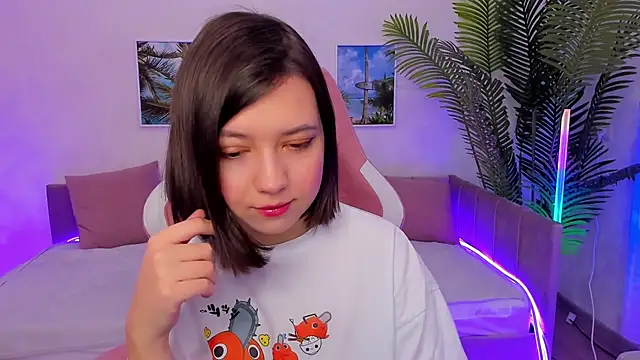 Snapshot of Lina_Brownie chatting on 02-06-25, 01:16 Lina Brownie online show from 02-06-25, 01:16