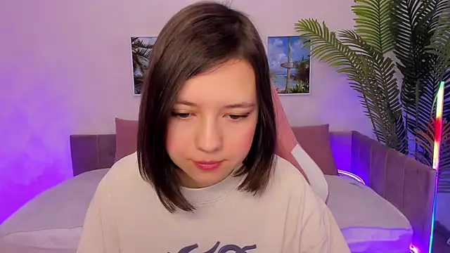 Snapshot of Lina_Brownie chatting on 02-22-25, 01:44 Lina Brownie online show from 02-22-25, 01:44