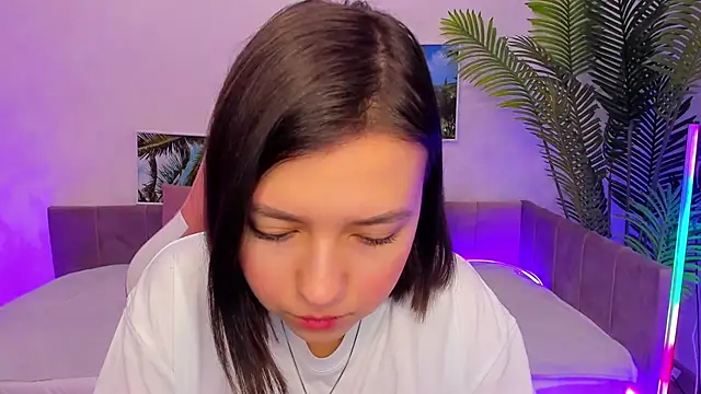 Snapshot of Lina_Brownie chatting on 02-19-25, 02:01 Lina Brownie online show from 02-19-25, 02:01