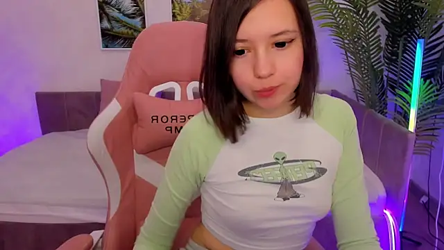 Snapshot of Lina_Brownie chatting on 03-06-25, 05:03 Lina Brownie online show from 03-06-25, 05:03