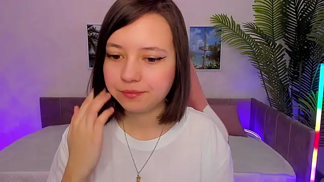Snapshot of Lina_Brownie chatting on 03-03-25, 02:00 Lina Brownie online show from 03-03-25, 02:00
