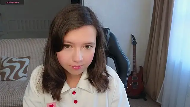 Snapshot of Lina_Brownie chatting on 10-01-25, 04:06 Lina Brownie online show from 10-01-25, 04:06