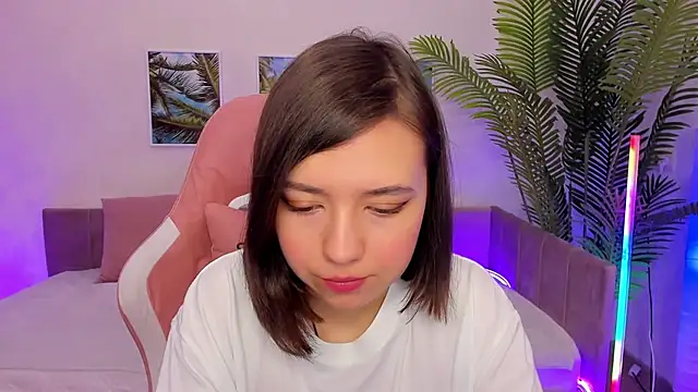 Snapshot of Lina_Brownie chatting on 02-26-25, 01:57 Lina Brownie online show from 02-26-25, 01:57