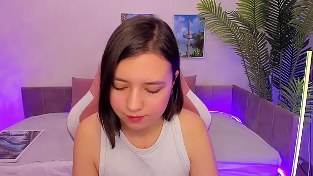 Snapshot of Lina_Brownie chatting on 02-19-25, 05:05 Lina Brownie online show from 02-19-25, 05:05