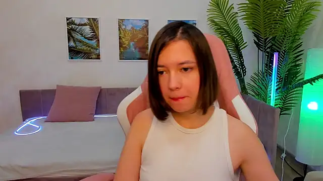 Snapshot of Lina_Brownie chatting on 02-04-25, 02:17 Lina Brownie online show from 02-04-25, 02:17