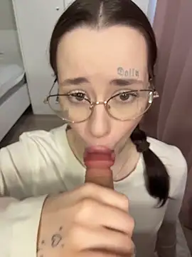 fuckdoll 18 online show from 10-25-25, 09:08