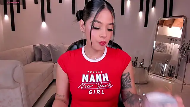 AlyssaDean online show from 10-10-25, 11:44