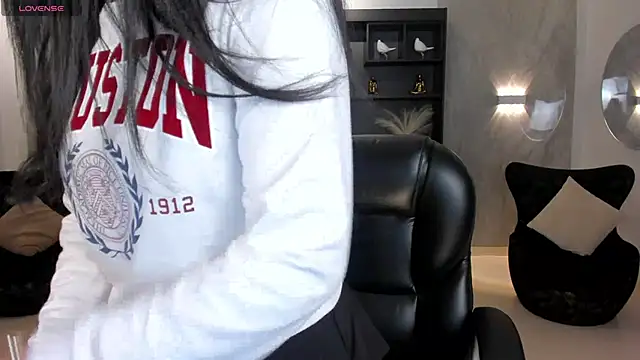 AlyssaDean online show from 10-29-25, 11:20