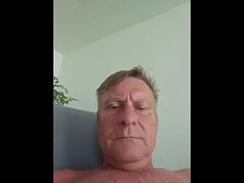 johnnym1 online show from 06-21-26, 07:47