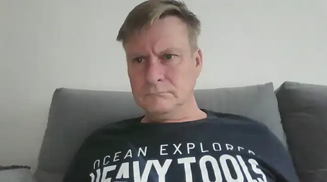Snapshot of johnnym1 chatting on 12-30-24, 09:27 johnnym1 online show from 12-30-24, 09:27