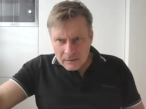 Snapshot of johnnym1 chatting on 01-08-25, 12:26 johnnym1 online show from 01-08-25, 12:26