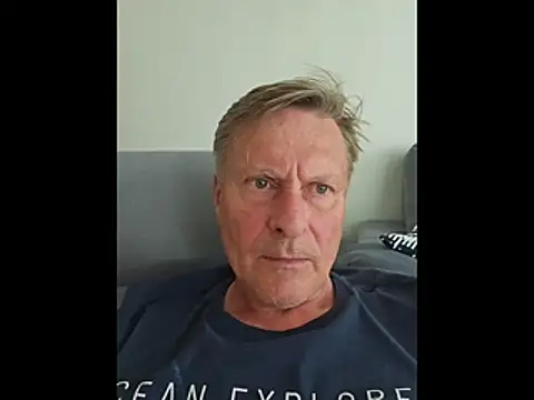 johnnym1 online show from 05-10-26, 03:14