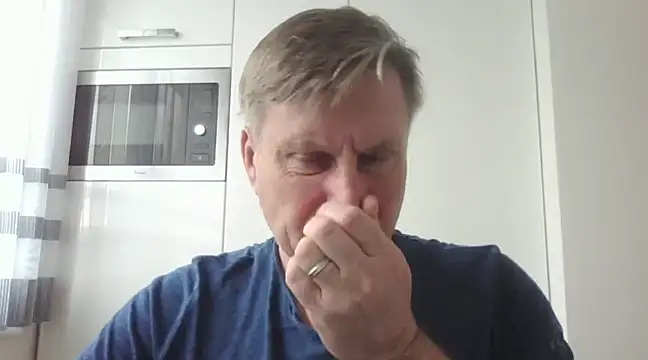 Snapshot of johnnym1 chatting on 01-28-25, 10:12 johnnym1 online show from 01-28-25, 10:12