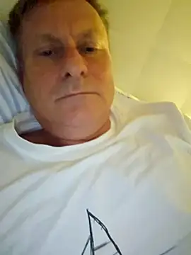 Snapshot of johnnym1 chatting on 03-13-25, 05:54 johnnym1 online show from 03-13-25, 05:54