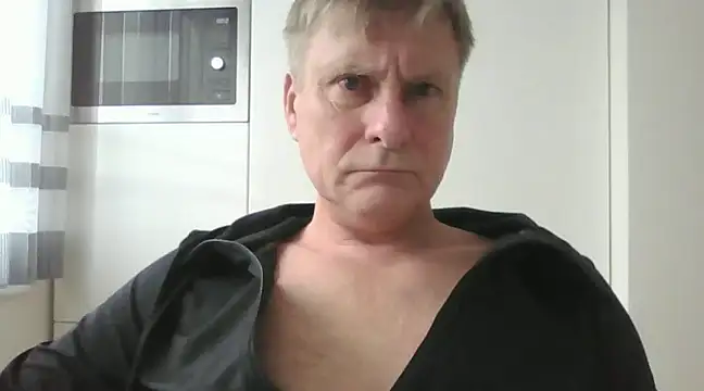 Snapshot of johnnym1 chatting on 01-02-25, 10:16 johnnym1 online show from 01-02-25, 10:16