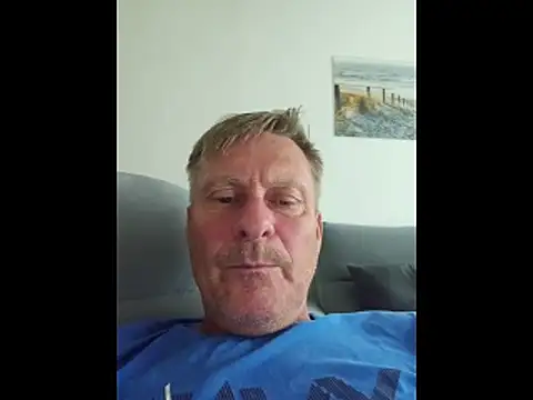 johnnym1 online show from 06-10-26, 10:05