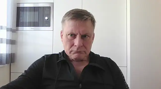 Snapshot of johnnym1 chatting on 03-07-25, 10:02 johnnym1 online show from 03-07-25, 10:02