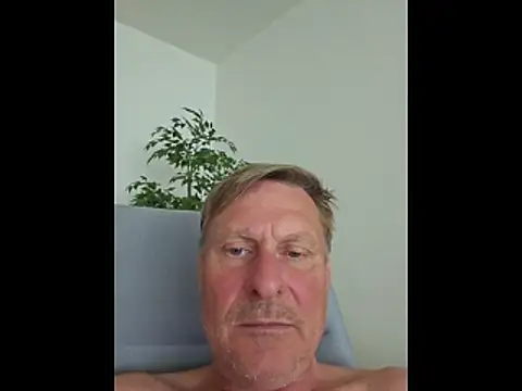 johnnym1 online show from 05-13-26, 11:39