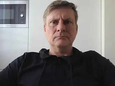 Snapshot of johnnym1 chatting on 02-05-25, 09:36 johnnym1 online show from 02-05-25, 09:36