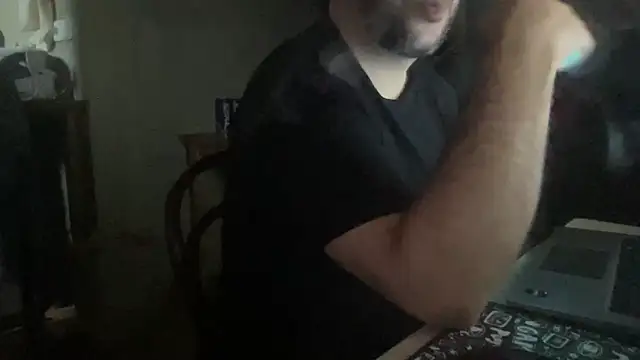 Snapshot of RedDante89 chatting on 03-11-26, 07:02 RedDante89 online show from 03-11-26, 07:02