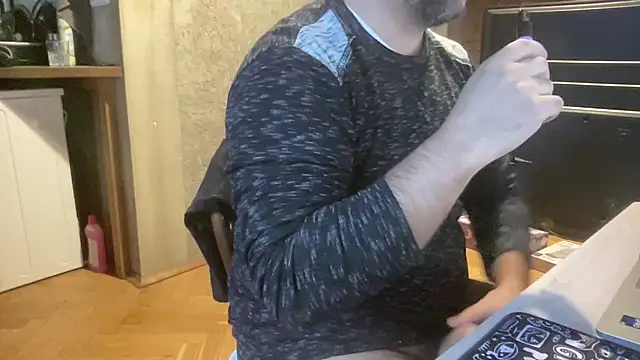 Snapshot of RedDante89 chatting on 11-07-25, 09:47 RedDante89 online show from 11-07-25, 09:47