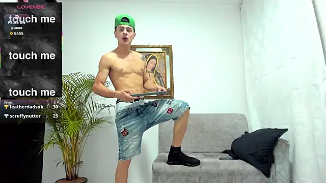 JuniorMorris  online show from 11-19-25, 11:16