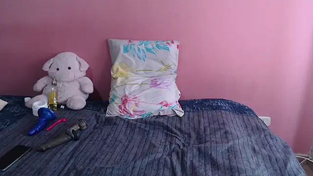 Susanlover online show from 10-17-25, 04:09