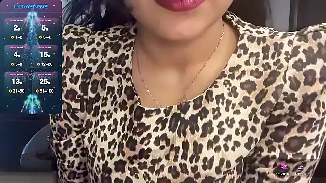 Snapshot of Spice-Summi chatting on 12-24-24, 09:17 Spice-Summi online show from 12-24-24, 09:17