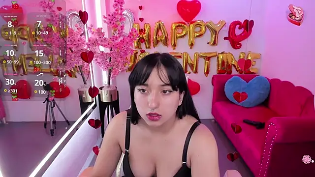 Snapshot of Miss_dolly_ chatting on 02-15-25, 12:33 Miss dolly  online show from 02-15-25, 12:33