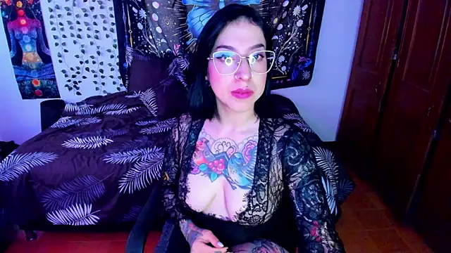 Snapshot of alice_666f chatting on 04-27-26, 03:21 alice 666f online show from 04-27-26, 03:21