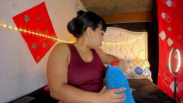 Elettrahot  online show from 02-19-26, 05:26