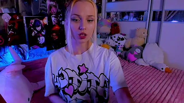 Cute  Pony online show from 10-18-25, 08:33