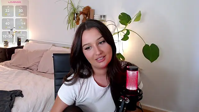 Lenas Room online show from 04-02-26, 07:37