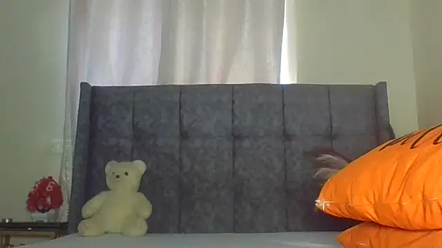 t-NaughtyLicia online show from 02-16-26, 05:50