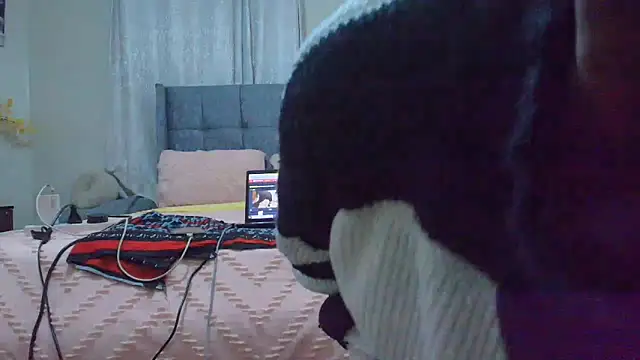 t-NaughtyLicia online show from 04-29-26, 02:05