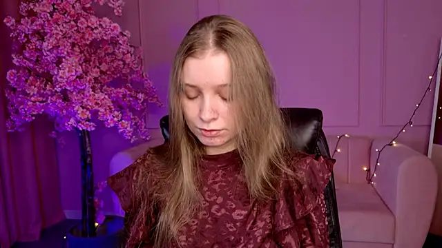 Snapshot of MayaSinabon chatting on 03-01-25, 09:07 MayaSinabon online show from 03-01-25, 09:07