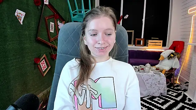 Snapshot of MayaSinabon chatting on 02-08-25, 03:31 MayaSinabon online show from 02-08-25, 03:31