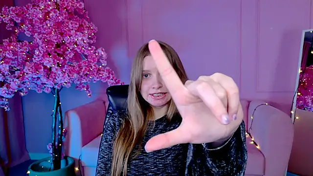 Snapshot of MayaSinabon chatting on 02-25-25, 12:16 MayaSinabon online show from 02-25-25, 12:16