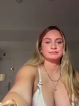 Sophie Raegan online show from 03-05-26, 06:48