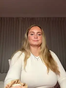 Sophie Raegan online show from 04-08-26, 04:47