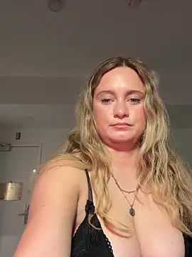 Sophie Raegan online show from 03-15-26, 07:10