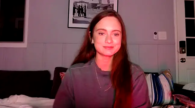 Snapshot of Sophie_Raegan chatting on 02-21-25, 01:33 Sophie Raegan online show from 02-21-25, 01:33